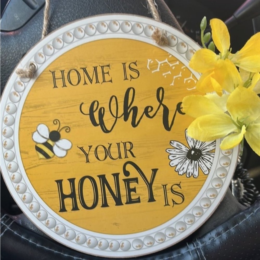 Ioni Honey Lip Spa Scrub and Honey hanging plaque